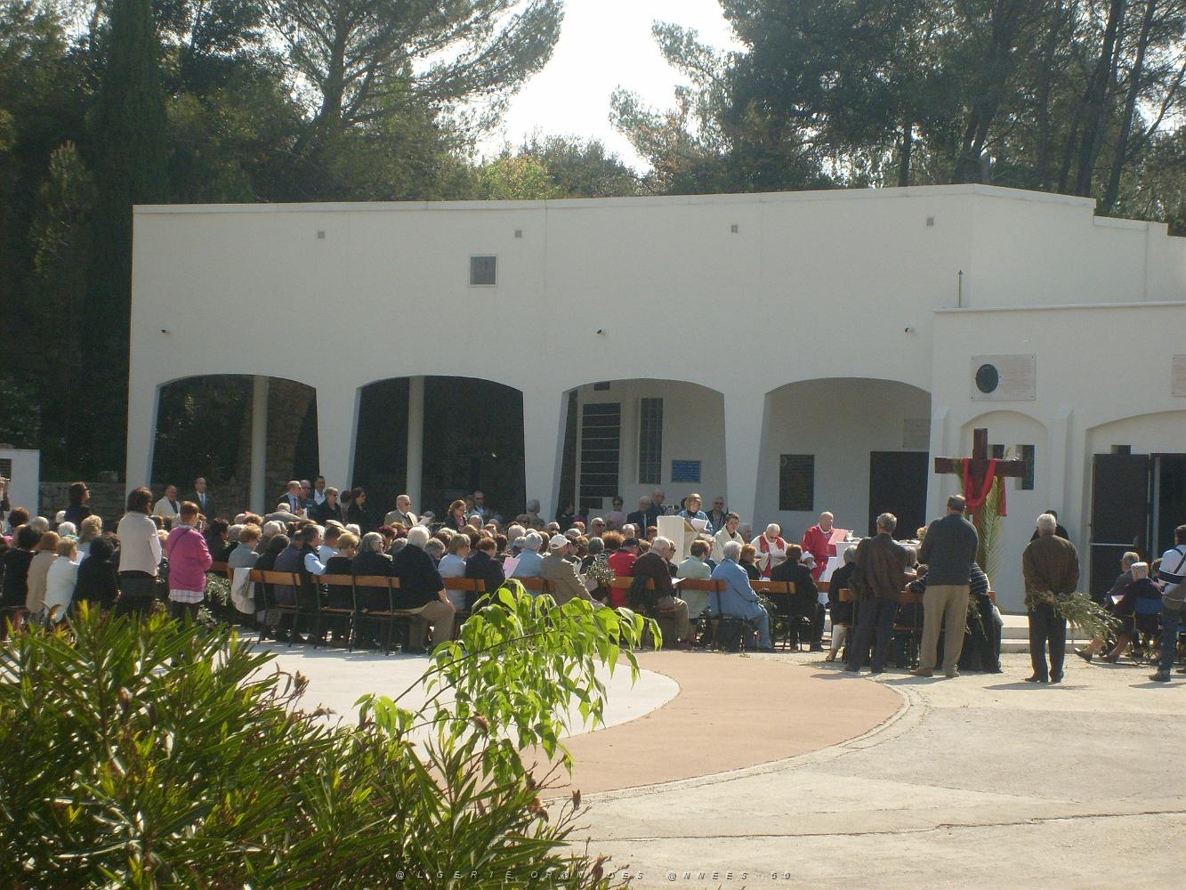 NIMES 2011 17 AVRIL LA FEDERATION DES RAPATRIES DE ST PRIEST A SANTA CRUZ    (6).JPG -  